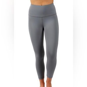 90 Degree Medium capris work out pants, leggings